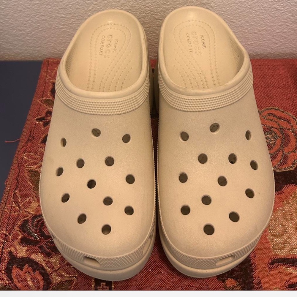 Crocs Cream Platform Clogs - Picture 3 of 4